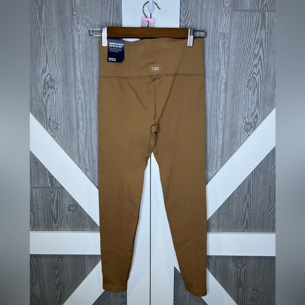 E1.18 NWT DSG MOMENTUM SEAMLESS HIGH-RISE 7/8 TIGHT Small